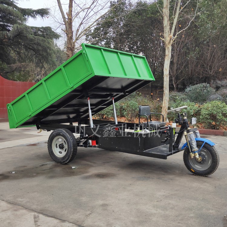 1-5噸三輪電動(dòng)翻斗車(chē)的推出受到用戶歡迎
